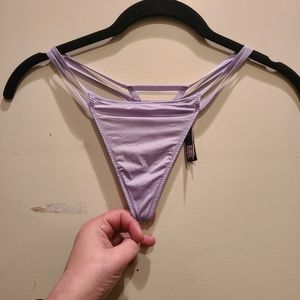 VS V String